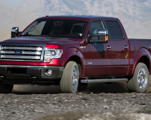 2013-Ford-F-150-Review-Owners-Manual-696x435