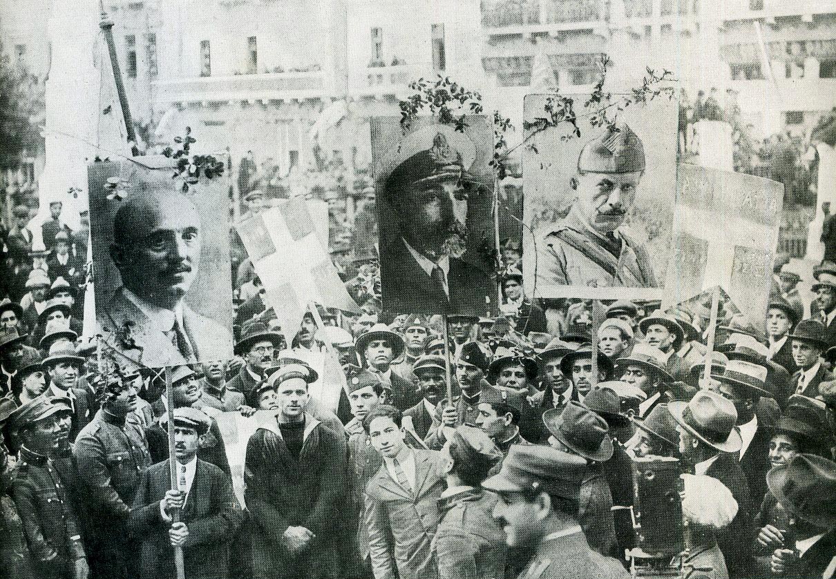 demonstration_for_the_declaration_of_the_greek_republic_-_1924
